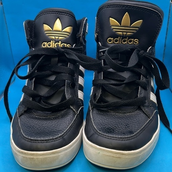 Adidas Hard Court Black/White/Gold size 6 Casual Sneakers - Picture 2 of 9